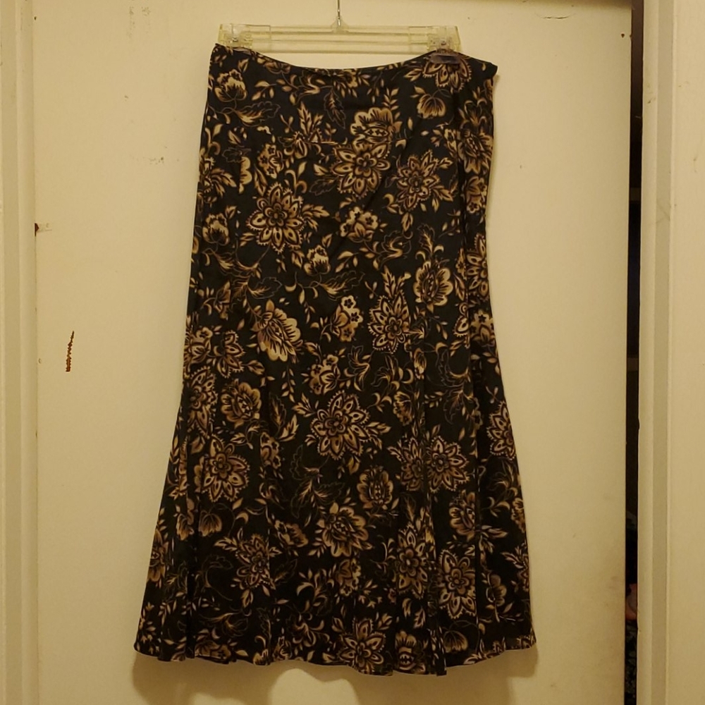 Light below the knee floral skirt